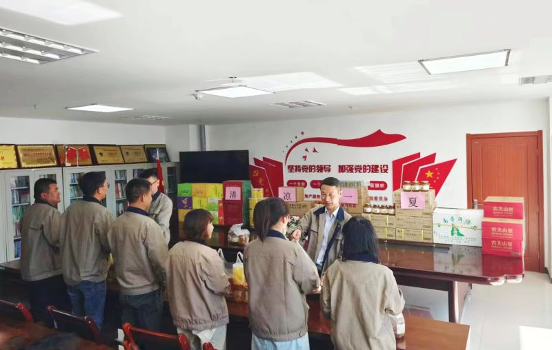 情系職工，夏送清涼&mdash;&mdash;朝物開投公司開展夏日送清涼活動