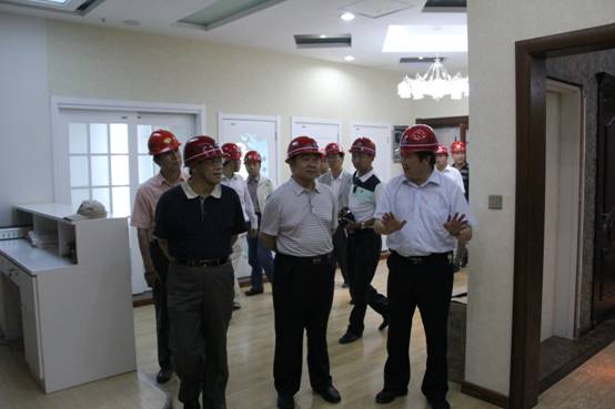 青海省經(jīng)濟(jì)委員會(huì)黨組書記、主任，省國資委  黨委副書記、副主任吳海昆實(shí)地考察物產(chǎn)集團(tuán)重點(diǎn)項(xiàng)目